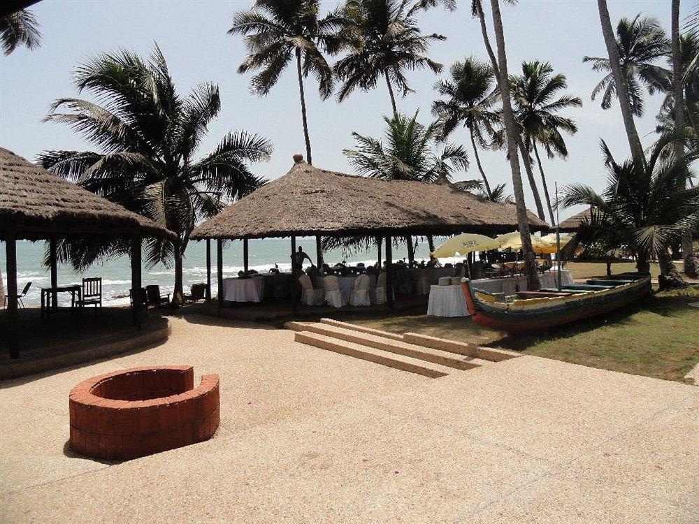 Coconut Grove Beach Resort Elmina Eksteriør billede