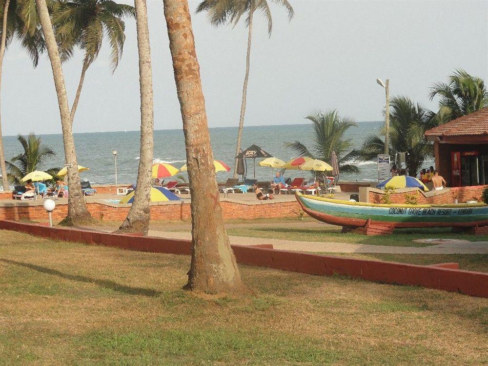 Coconut Grove Beach Resort Elmina Eksteriør billede