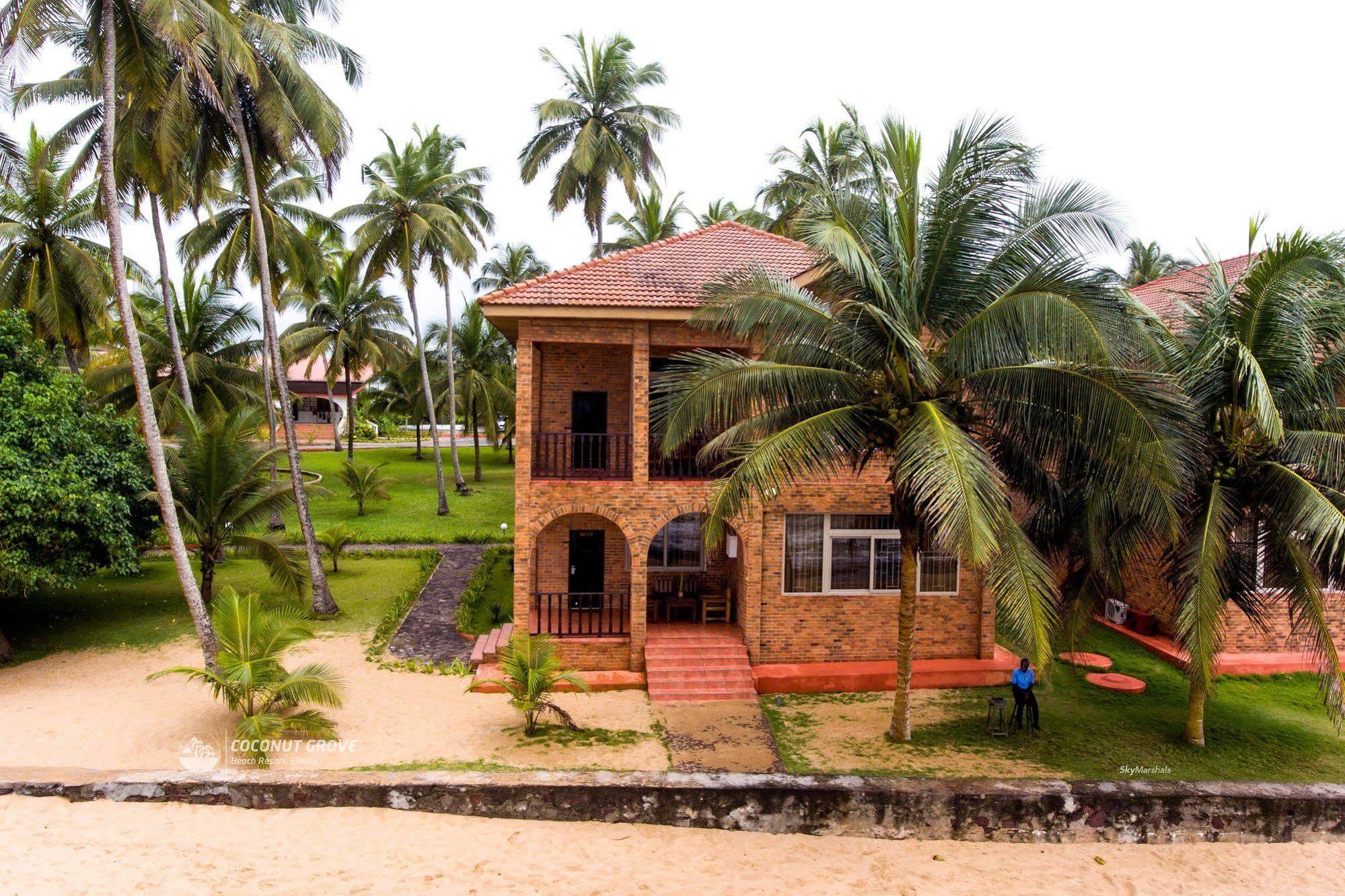 Coconut Grove Beach Resort Elmina Eksteriør billede