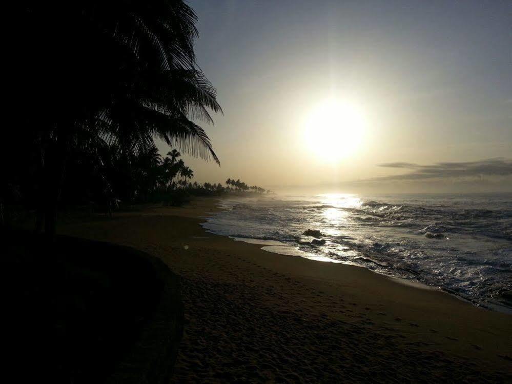 Coconut Grove Beach Resort Elmina Eksteriør billede