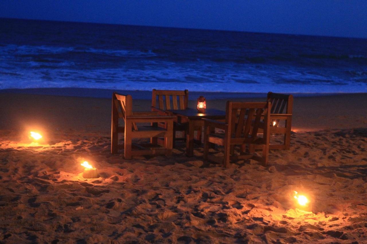 Coconut Grove Beach Resort Elmina Eksteriør billede